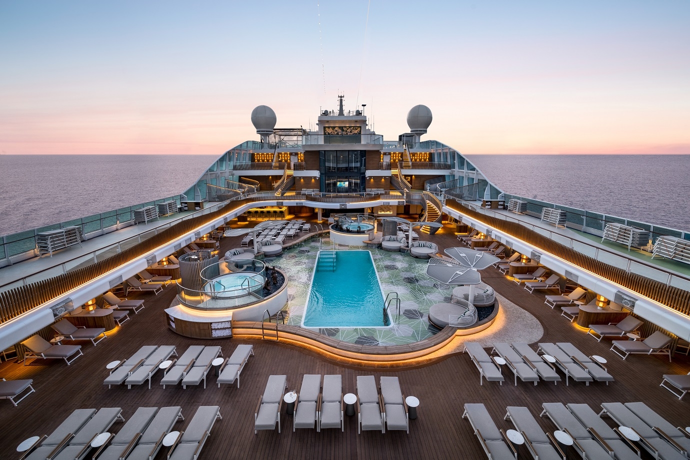 Oceania Cruise - Vista Pool Deck.